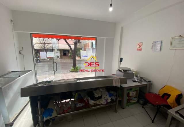 Vlore, shitet ambjent biznesi Kati 0, 30 m² 65.000 Euro (Rruga Mustafa Bello,Vlore)