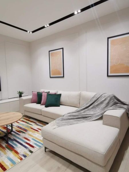 Tirane, jepet me qera apartament 2+1+BLK 75 m² 900 Euro (TEG)