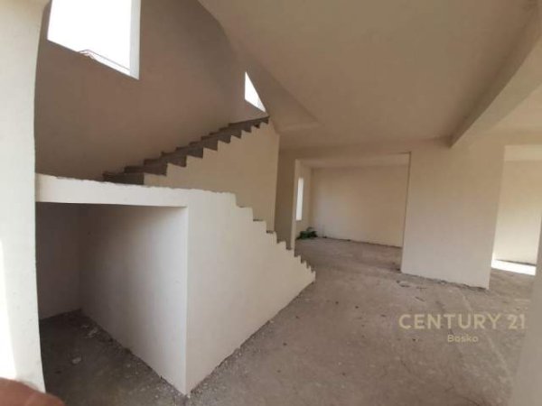 Tirane, shitet Vile 3+1 Kati 3, 300 m² 250.000 Euro (Sauk I Ri)