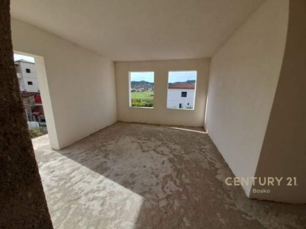 Tirane, shitet Vile 3+1 Kati 3, 300 m² 250.000 Euro (Sauk I Ri)