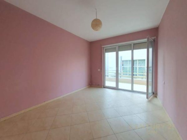 Tirane, shes apartament 1+1 100.000 Euro (kopshti Zoologjik)