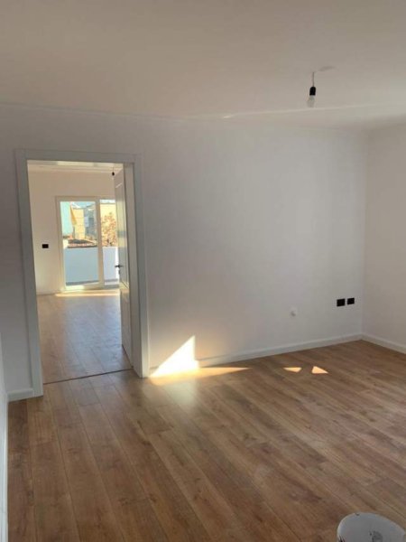 Tirane, shitet apartament 3+1+BLK Kati 4, 130 m² 155.000 Leke (Ish Parku)