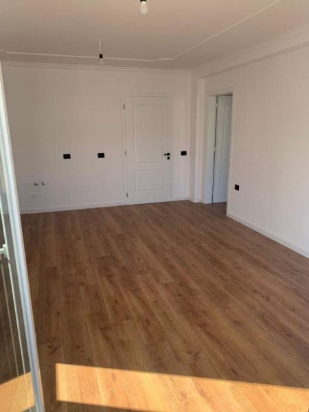 Tirane, shitet apartament 3+1+BLK Kati 4, 130 m² 155.000 Leke (Ish Parku)