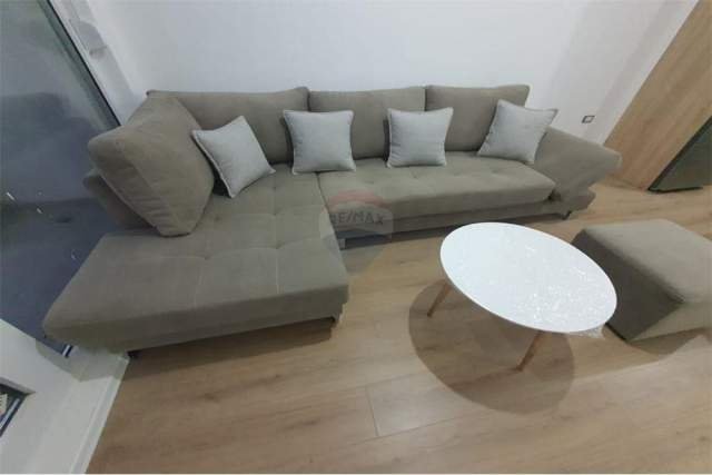 Tirane, jepet me qera apartament 1+1 70 m² 400 Euro (kompleksi Kontakt)
