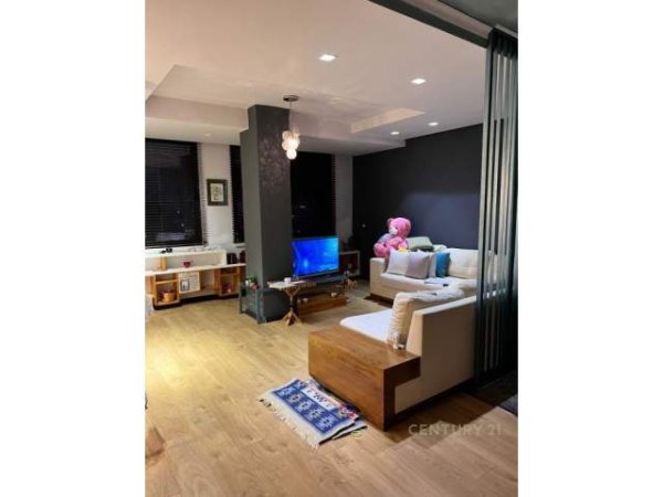 Tirane, jepet me qera apartament 1+1+BLK Kati 7, 65 m² 450 Euro