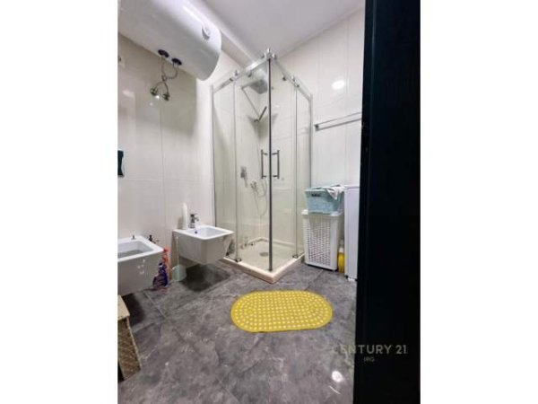 Tirane, jepet me qera apartament 1+1+BLK Kati 7, 65 m² 450 Euro