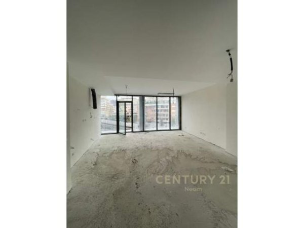 Tirane, shes apartament 221.500 Euro