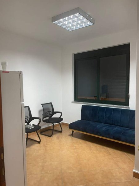 Tirane, jepet me qera Kati 3, 600 Euro