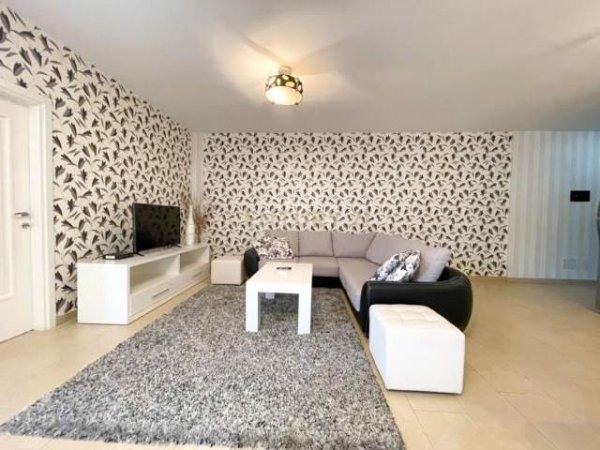 Tirane, jepet me qera apartament 2+1 600 Euro