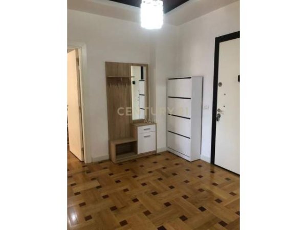 Tirane, shes apartament 2+1 145.000 Euro (astir)