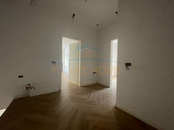 Tirane, shitet apartament duplex 1+1+BLK 112 m² 170.000 Euro (Myslym Shyri)