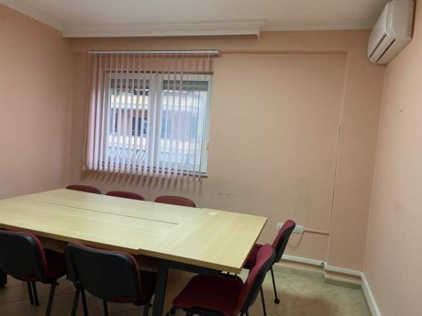 Tirane, jepet me qera zyre Kati 4, 88 m² 800 Euro (Rruga e Elbasanit)