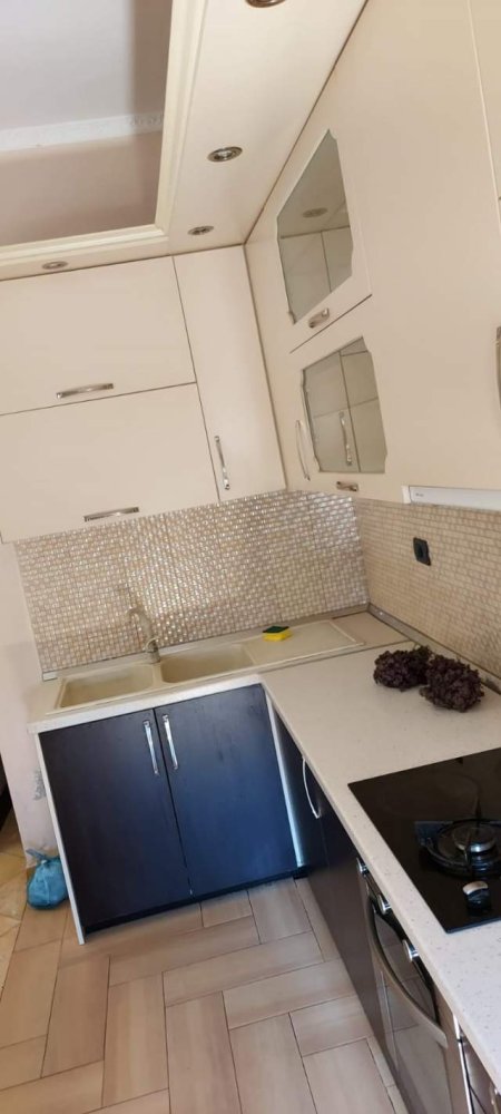 Tirane, jepet me qera apartament 2+1 Kati 2, 90 m² 35.000 Leke (Prane Lavazhit 313)