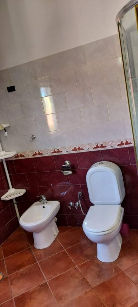Tirane, jepet me qera apartament 2+1 Kati 2, 90 m² 35.000 Leke (Prane Lavazhit 313)