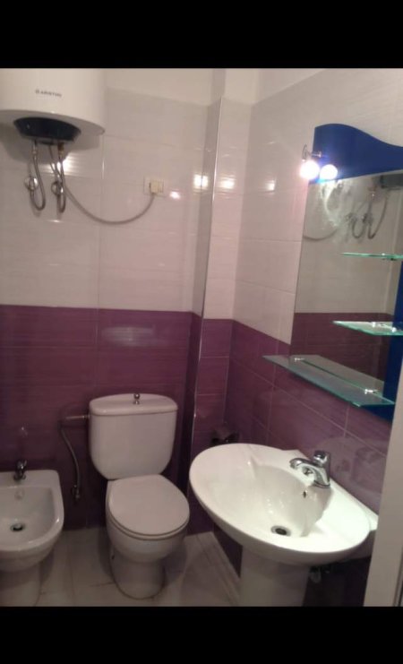 Tirane, jepet me qera apartament 3+1+BLK Kati 2, 90 m² 300 Euro (rruga Sadik Petrela)