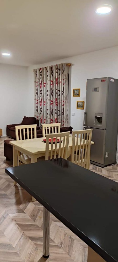 Tirane, jepet me qera apartament 2+1+BLK Kati 5, 120 m² 42.000 Leke (rruga 5 Maj)