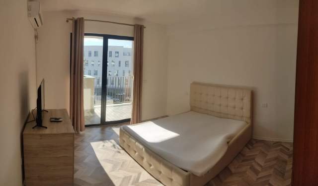 Tirane, jepet me qera apartament 2+1+BLK Kati 5, 120 m² 42.000 Leke (rruga 5 Maj)