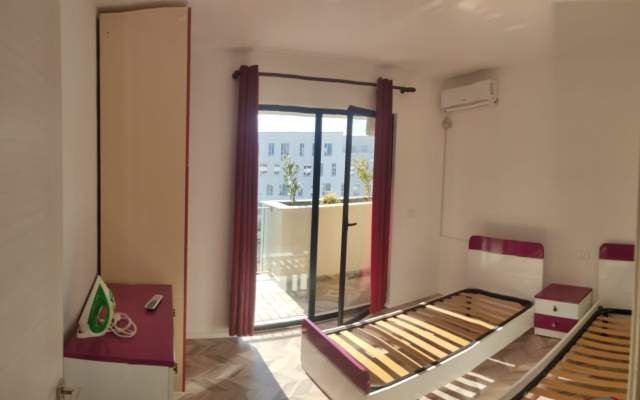 Tirane, jepet me qera apartament 2+1+BLK Kati 5, 120 m² 42.000 Leke (rruga 5 Maj)