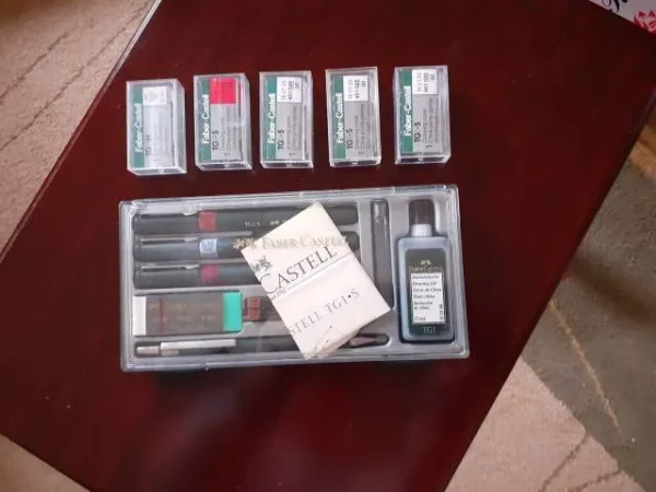 Tirane, Shiten dy komplete Rapidograph 8.000 Leke