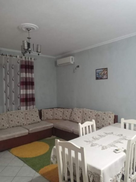 Tirane, jap me qera shtepi 1+1 Kati 0, 65 m² 22.000 Leke (Mark Bajraktari)