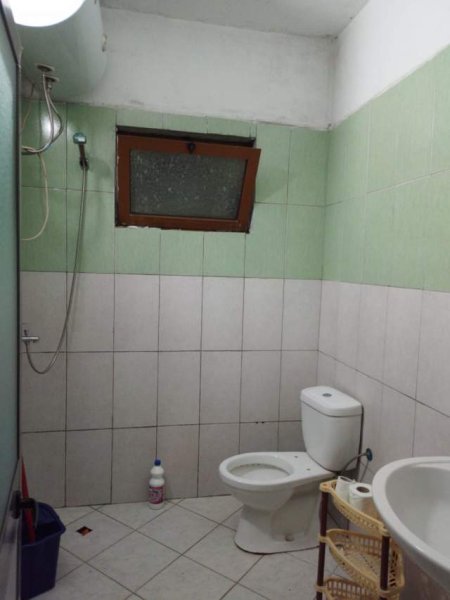 Tirane, jap me qera shtepi 1+1 Kati 0, 65 m² 22.000 Leke (Mark Bajraktari)