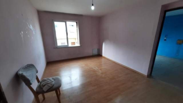 Tirane, shes apartament 3+1 Kati 4, 96 m² 130.000 Euro (Sheshi Avni Rustemi)