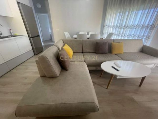 Tirane, jepet me qera apartament 2+1+BLK Kati 3, 450 Euro (ali dem)
