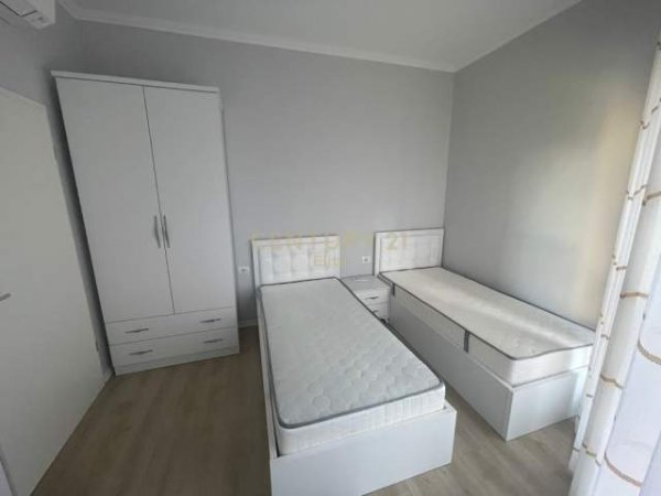 Tirane, jepet me qera apartament 2+1+BLK Kati 3, 450 Euro (ali dem)