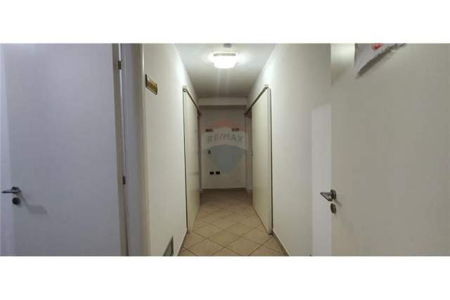 Tirane, jepet me qera Vile Kati 0, 400 m² 1.700 Euro (Prane Qsut)