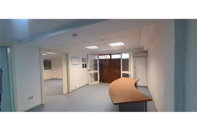 Tirane, jepet me qera Vile Kati 0, 400 m² 1.700 Euro (Prane Qsut)