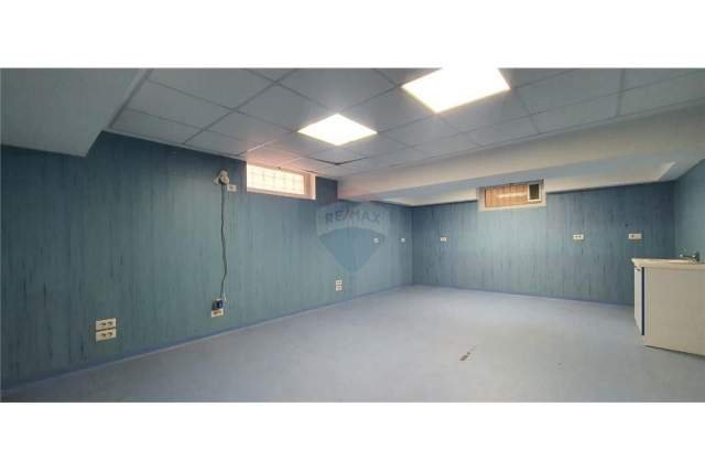 Tirane, jepet me qera Vile Kati 0, 400 m² 1.700 Euro (Prane Qsut)