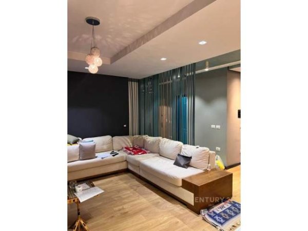 Tirane, jepet me qera apartament 1+1+BLK Kati 7, 65 m² 450 Euro