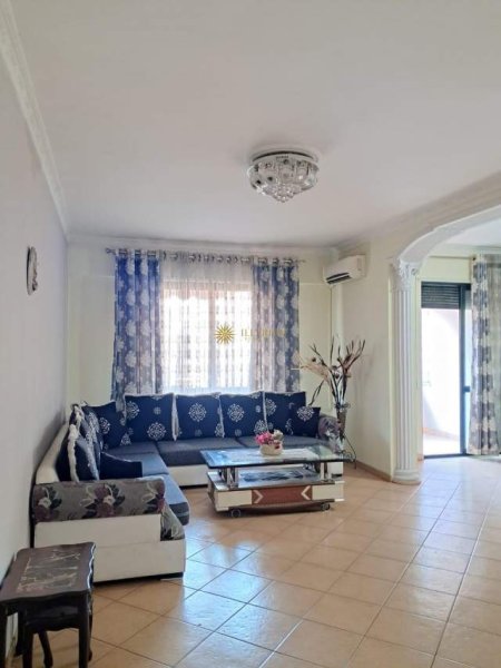 Tirane, jepet me qera apartament 2+1+BLK Kati 3, 118 m² 450 Euro