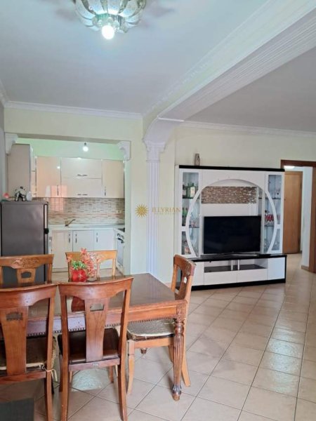 Tirane, jepet me qera apartament 2+1+BLK Kati 3, 118 m² 450 Euro