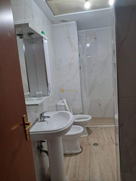 Tirane, jepet me qera apartament 2+1+BLK Kati 3, 118 m² 450 Euro