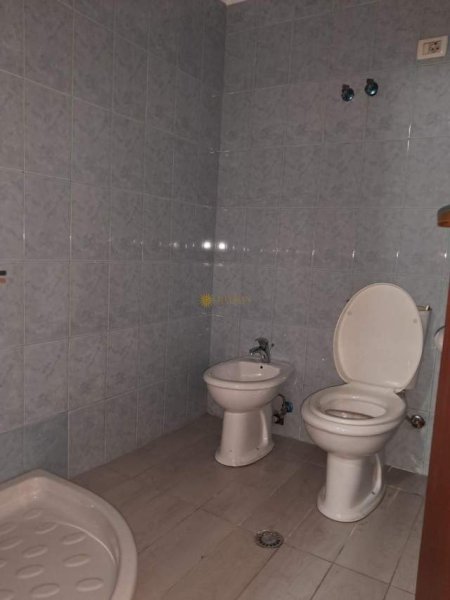 Tirane, jepet me qera apartament 2+1+BLK Kati 3, 118 m² 450 Euro