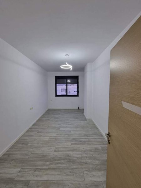 Tirane, shitet apartament 2+1+BLK Kati 8, 108 m² 110.000 Euro (ASTIR)
