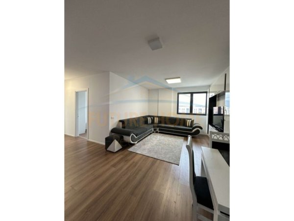 Tirane, jepet me qera apartament 2+1+Ballkon Kati 7, 79 m² 600 € (Rezidenca Future Home, Unaza e Re)