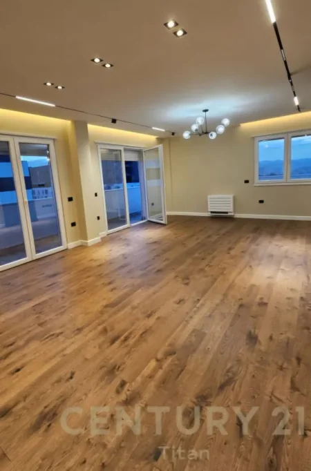 Tirane, shitet apartament 3+1 , 171 m² 390.000 € (Don Bosko)