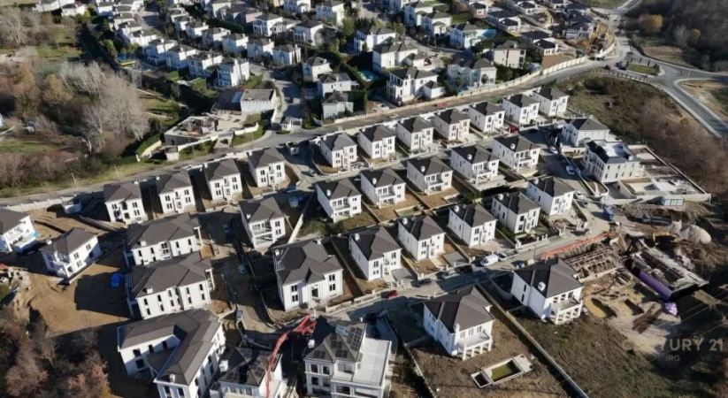 Tirane, shitet 5+1+Aneks+Ballkon Kati 3, 490 m² 1.500.000 € (Lundër)