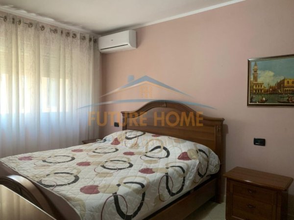 Tirane, jepet me qera apartament 2+1+Ballkon Kati 5, 85 m² 600 € (Rruga Bardhok Biba)