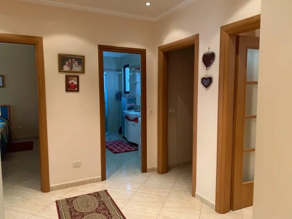 Durres, jepet me qera apartament 2+1 Kati 3, 75 m² 400 € 