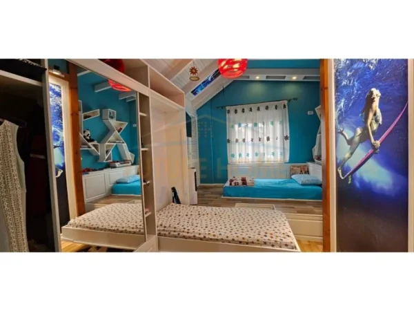 Durres, shitet apartament 2+1 Kati 3, 115 m² 250.000 € (Gjiri I Lalëzit, Durrës.)