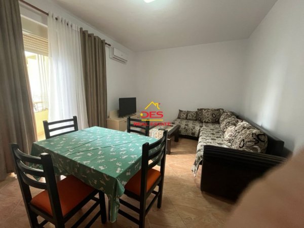 Vlore, jepet me qera apartament 2+1+Ballkon Kati 4, 95 m² 350 € (Rruga Murat Tërbaçi, Vlorë)