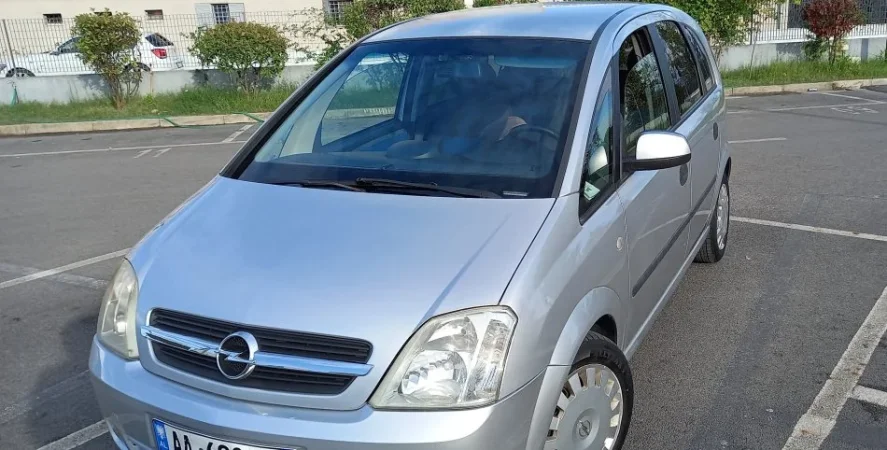 Tirane, shes makine Opel Meriva Nafte, gri metalizato manuale Klima 220.000 km 2.500 €