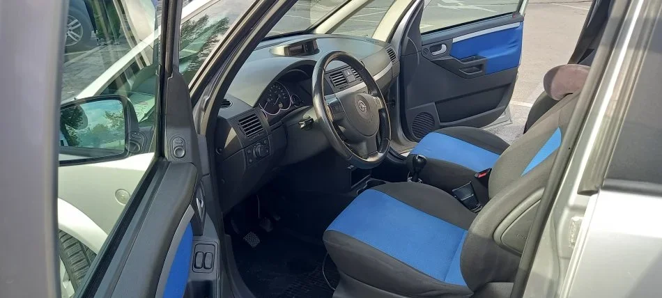 Tirane, shes makine Opel Meriva Nafte, gri metalizato manuale Klima 220.000 km 2.500 €