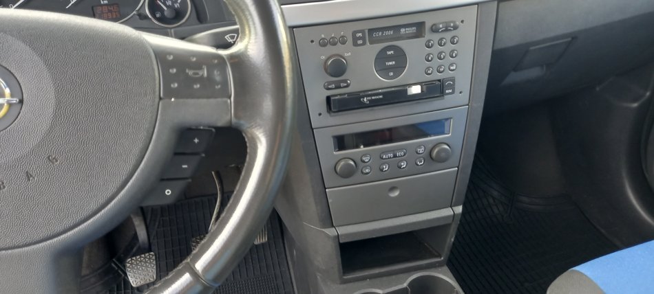 Tirane, shes makine Opel Meriva Nafte, gri metalizato manuale Klima 220.000 km 2.500 €