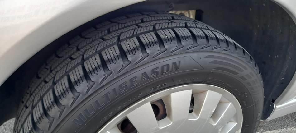 Tirane, shes makine Opel Meriva Nafte, gri metalizato manuale Klima 220.000 km 2.500 €