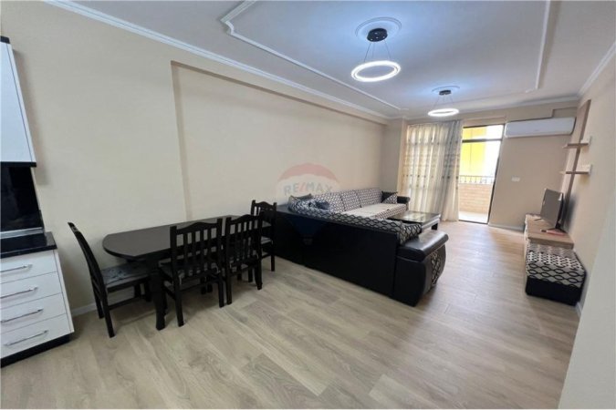 Tirane, jepet me qera apartament 1+1 Kati 5, 78 m² 600 € (21 Dhjetori)