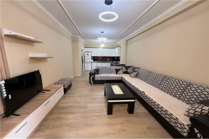 Tirane, jepet me qera apartament 1+1 Kati 5, 78 m² 600 € (21 Dhjetori)
